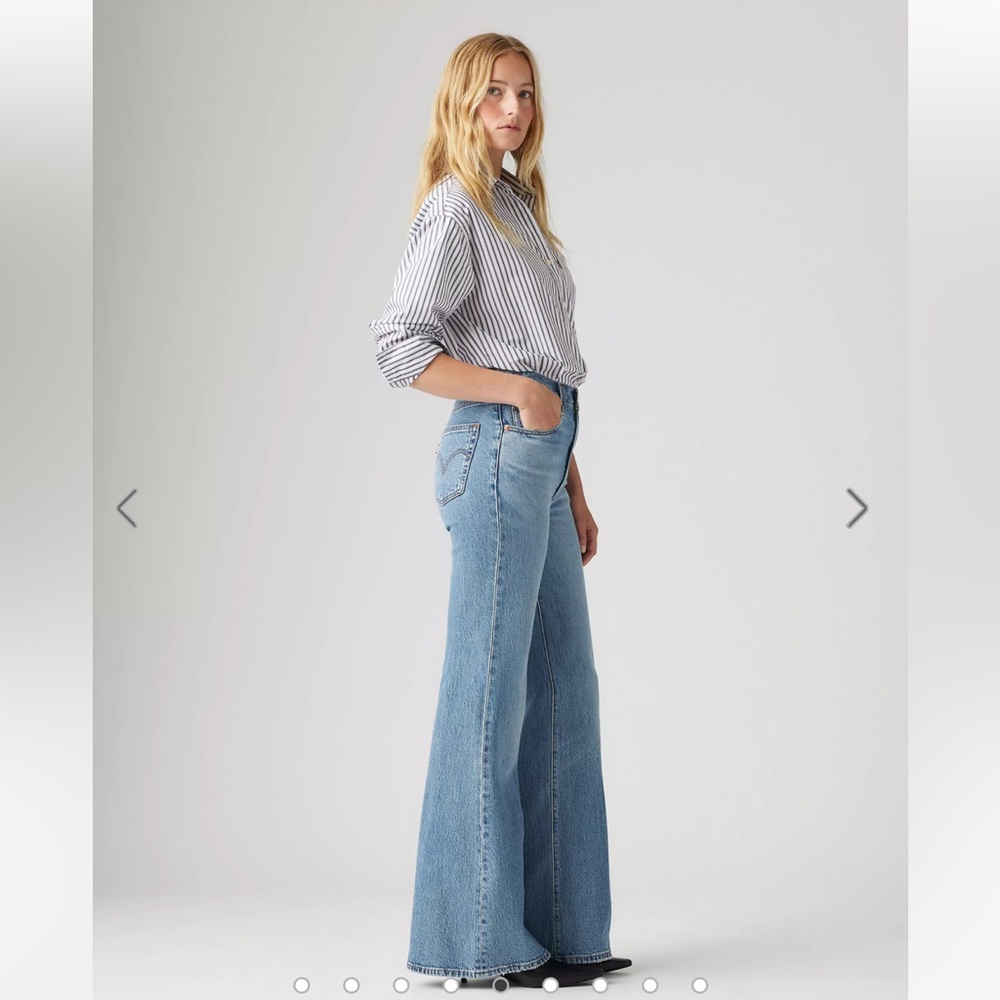 Levi’s premium Ribcage Bell medium wash size 38x32